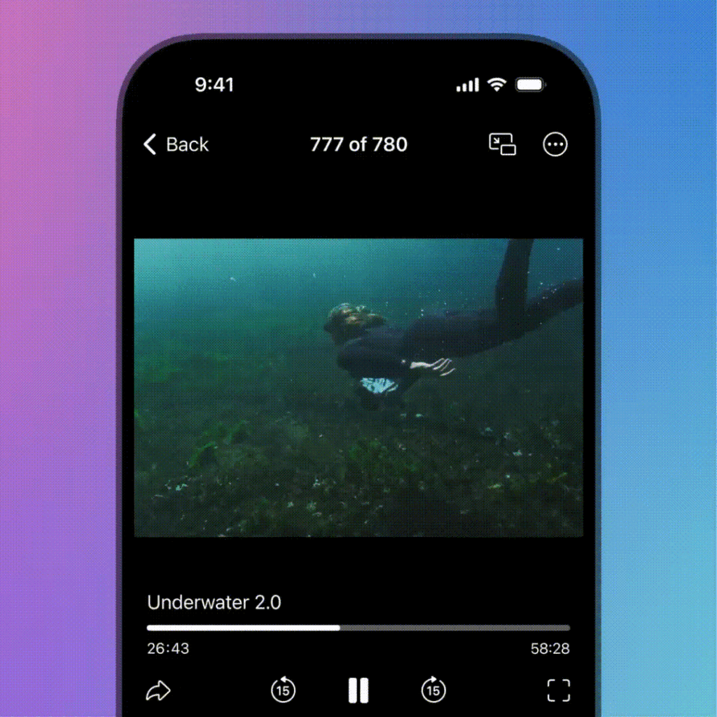 Пошук наліпок зі ШІ, реакції зірками від імені каналу та посилання на поточний момент у відео