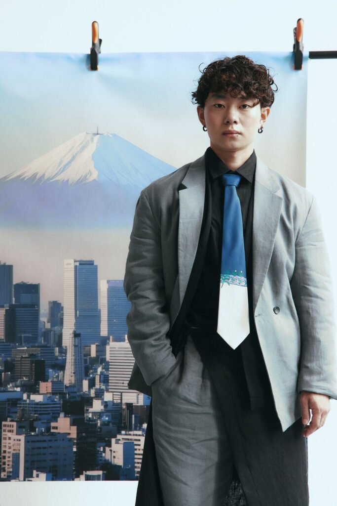 Аксесуари з невиданих ілюстрацій Марії Примаченко та благодійний дроп «Ліс усередині»