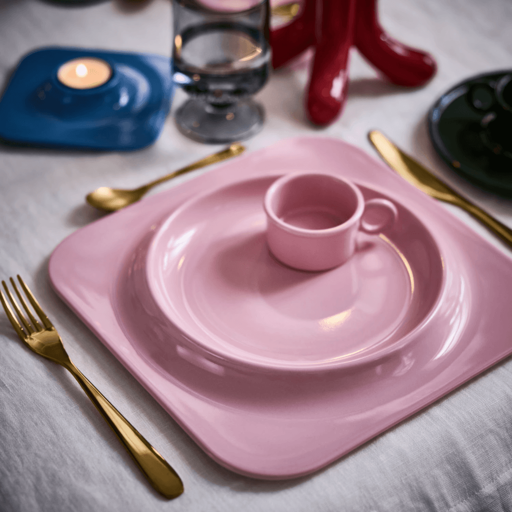 IKEA та Ґустаф Вестман створили святкову колекцію посуду та декору