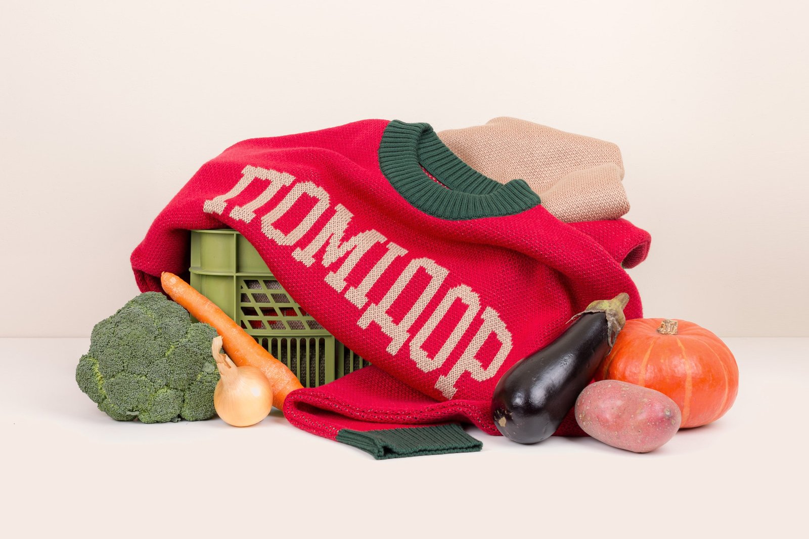 Woolkrafts випустив колекцію светрів, натхнену українськими овочами та фруктами