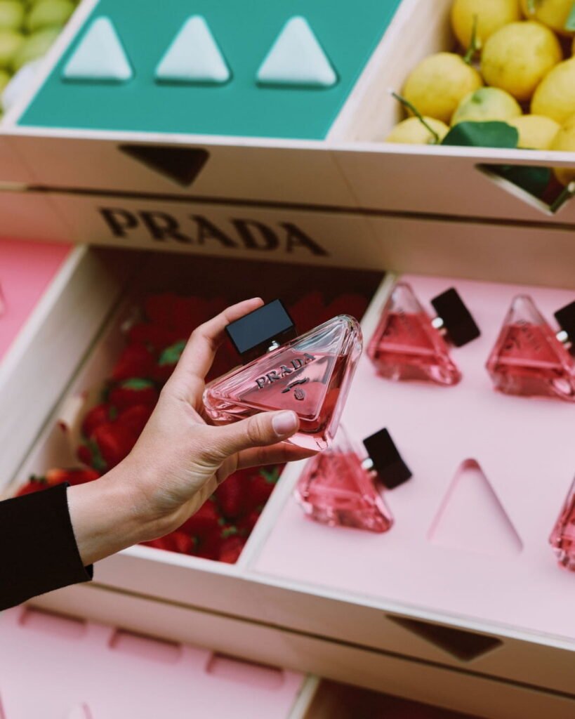 Prada Beauty перетворила міланський фруктовий ринок на розкішний попап