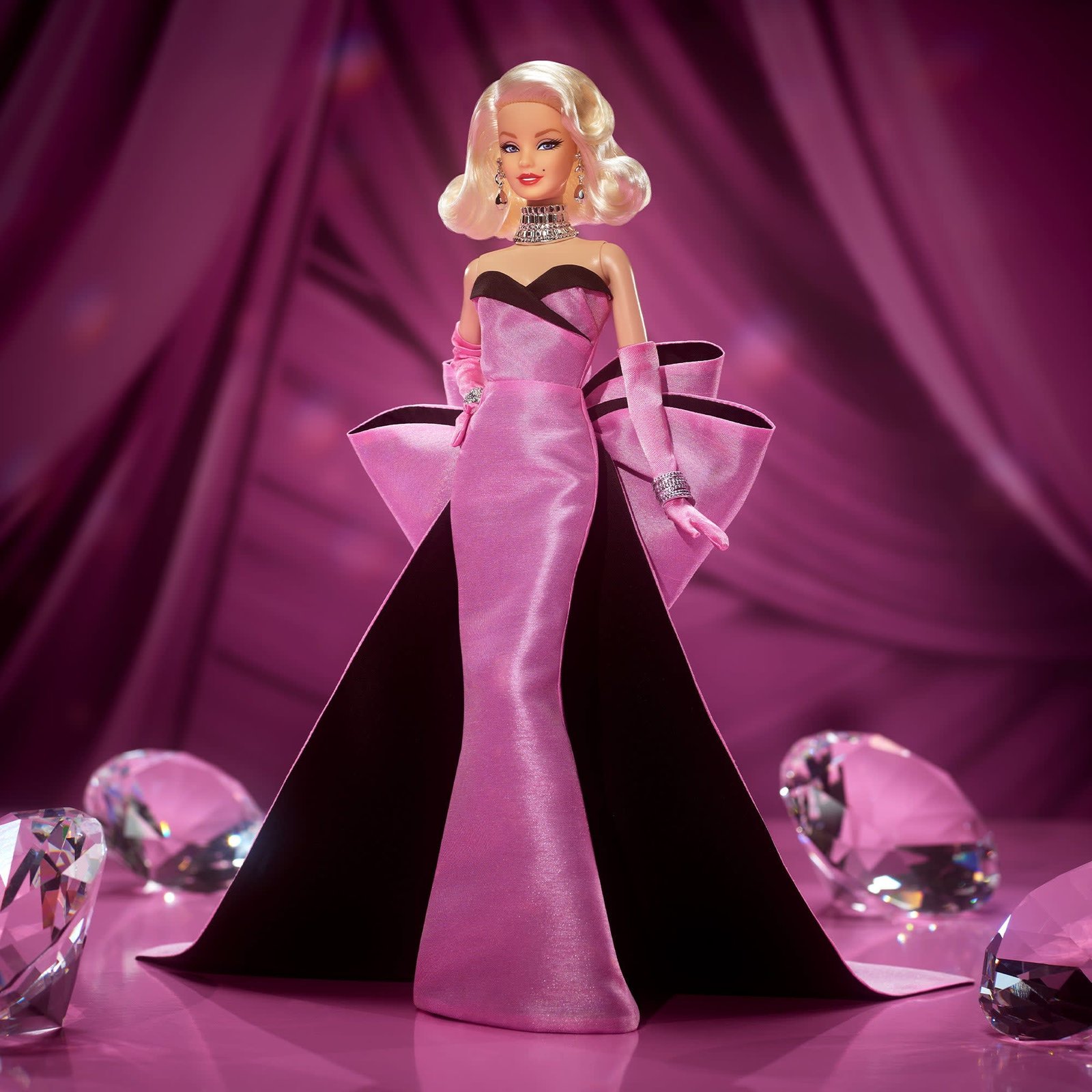 Barbie випустила колекційну ляльку на честь Мерилін Монро